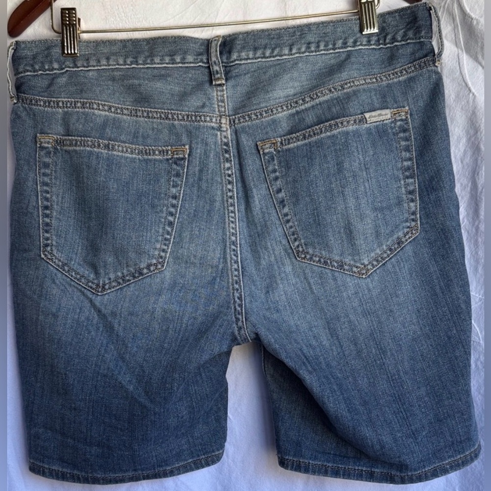 Eddie Bauer Light Blue Boyfriend Mid-Rise Denim Shorts 8 - Picture 5 of 5